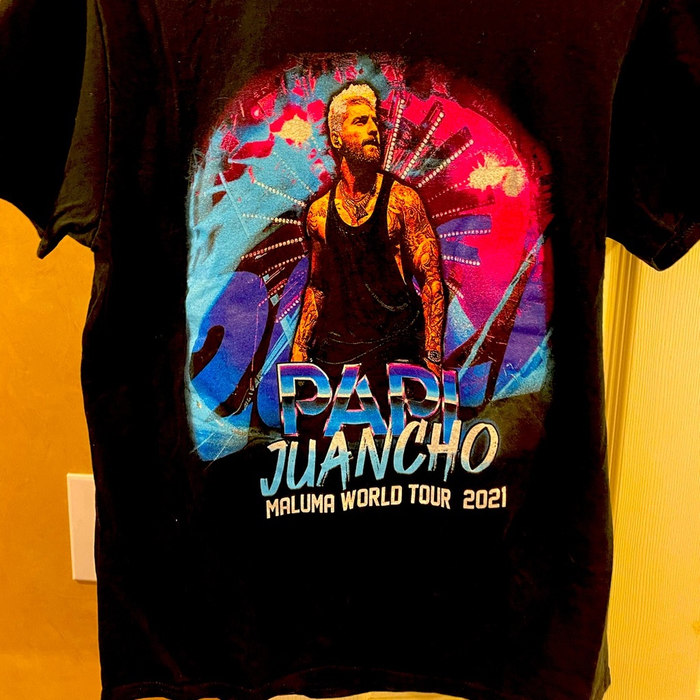 Men’s medium concert T-shirt